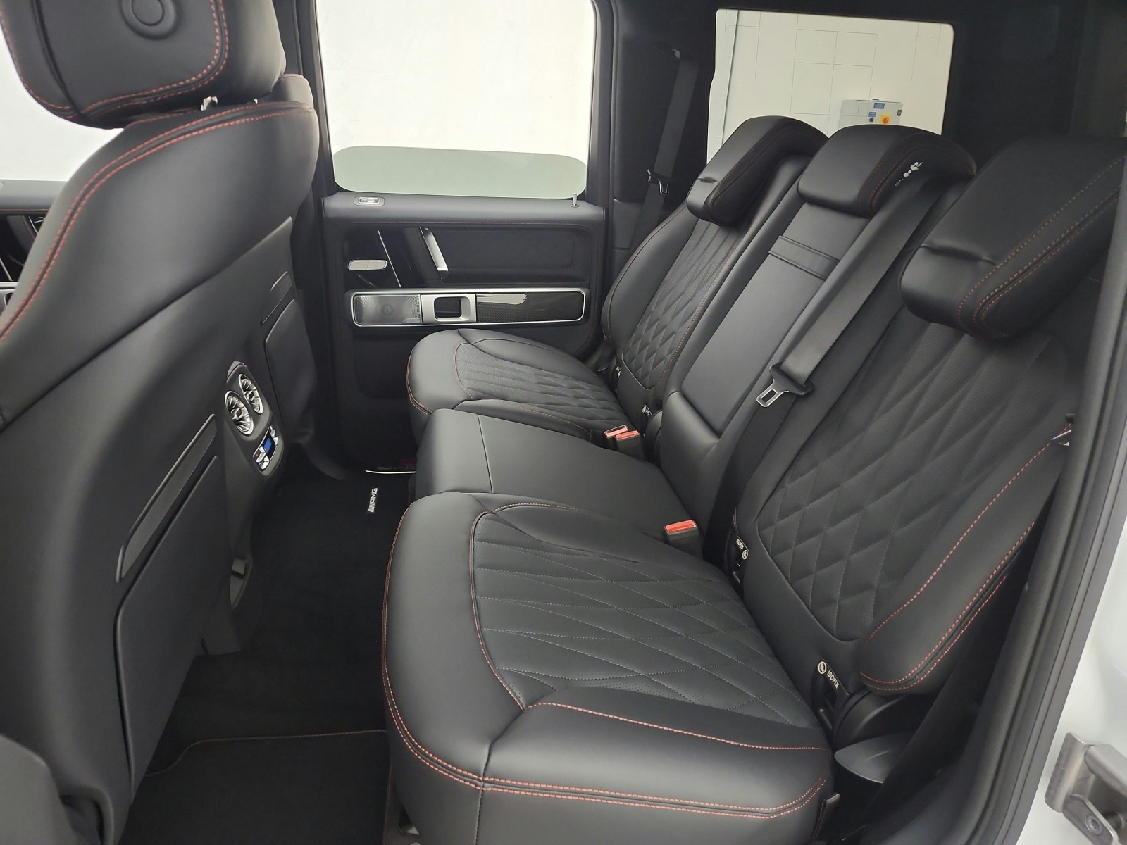 New 2026 MANUFAKTUR Moonlight White Metallic Mercedes-Benz AMG® G 63 SUV image 10