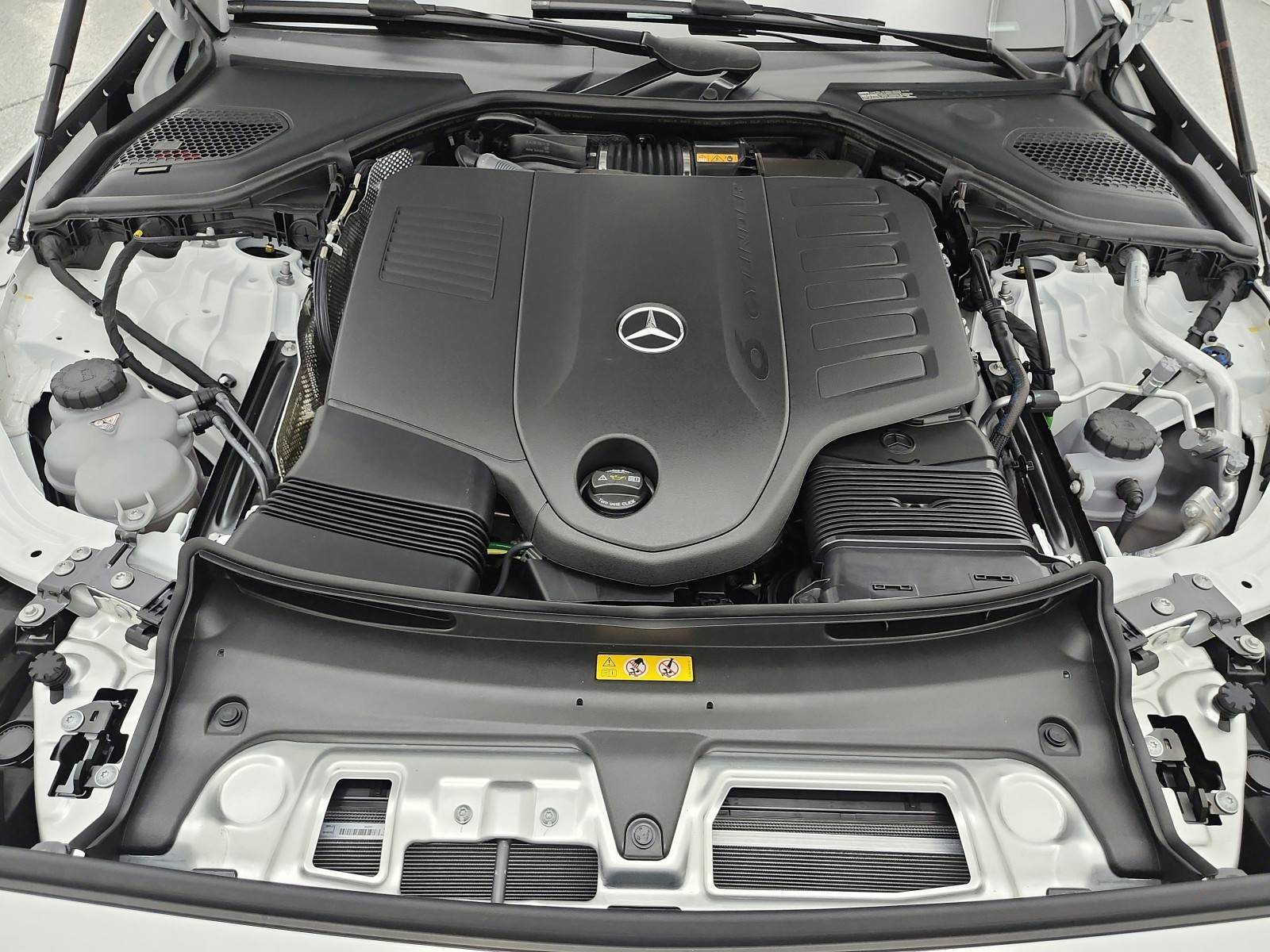New 2027 Polar White Mercedes-Benz E 450 4MATIC® All-Terrain Wagon image 12