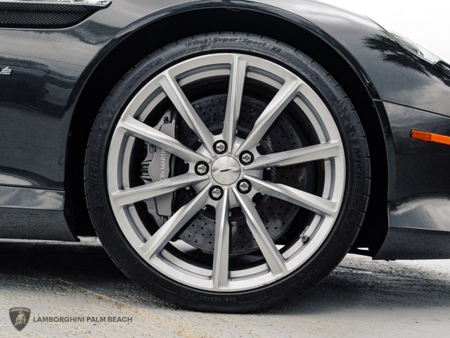 Aston Martin DB9