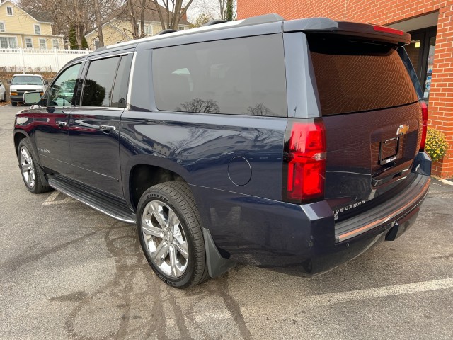 2017 Chevrolet Suburban Premier with Center Bench 8