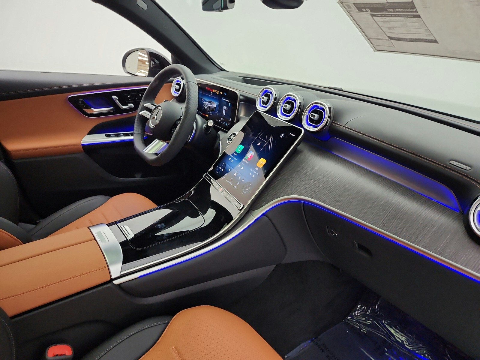 New 2027 Verde Silver Metallic Mercedes-Benz GLC 300 4MATIC® Coupe image 15