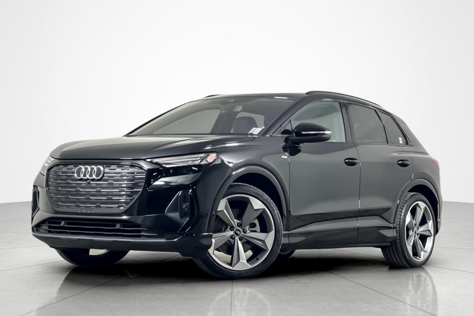 2024 Audi Q4 e-tron Prestige's photo