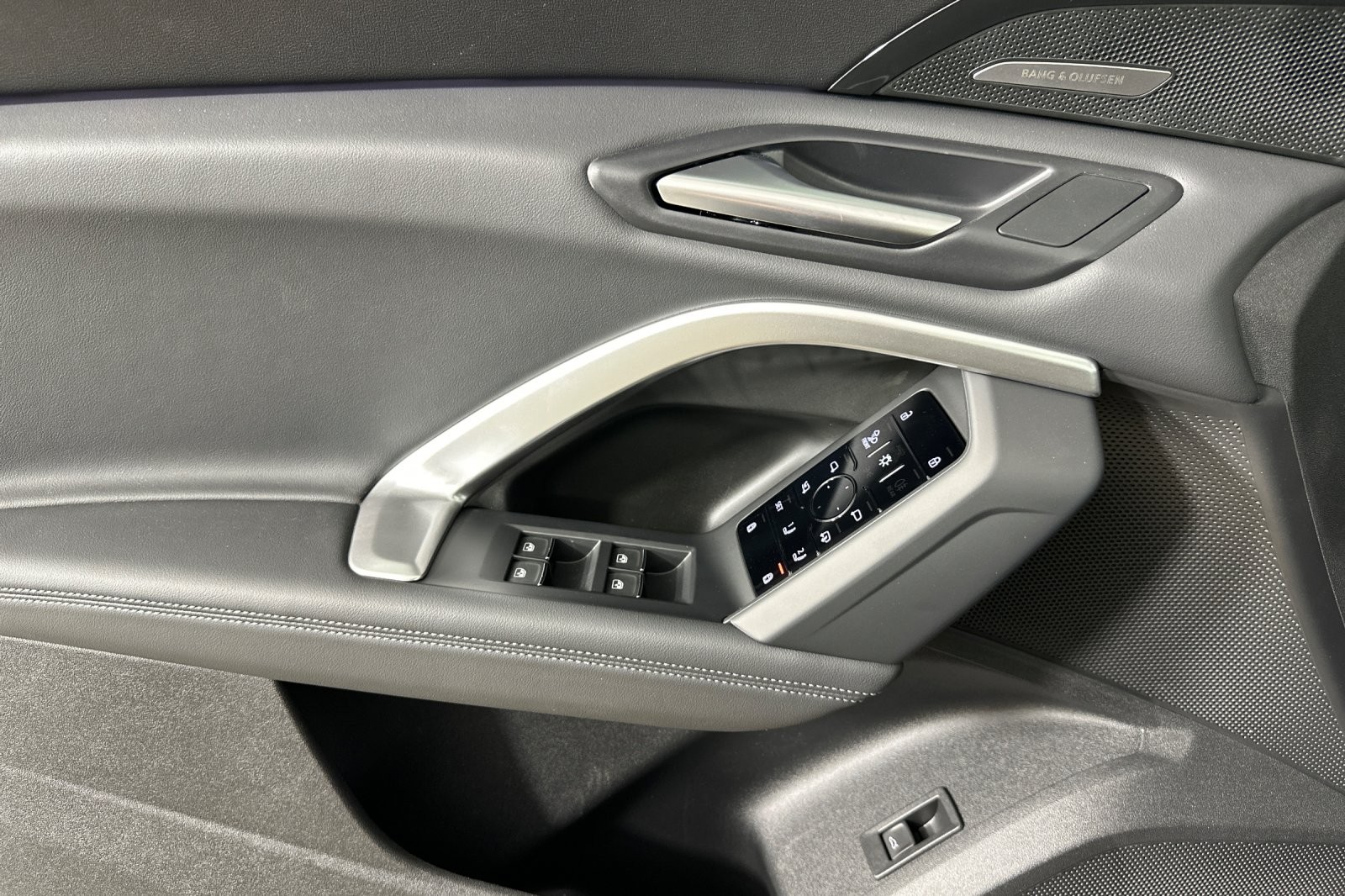 New 2025 Mythos Black Metallic Audi Premium Plus 2.0 TFSI quattro image 10