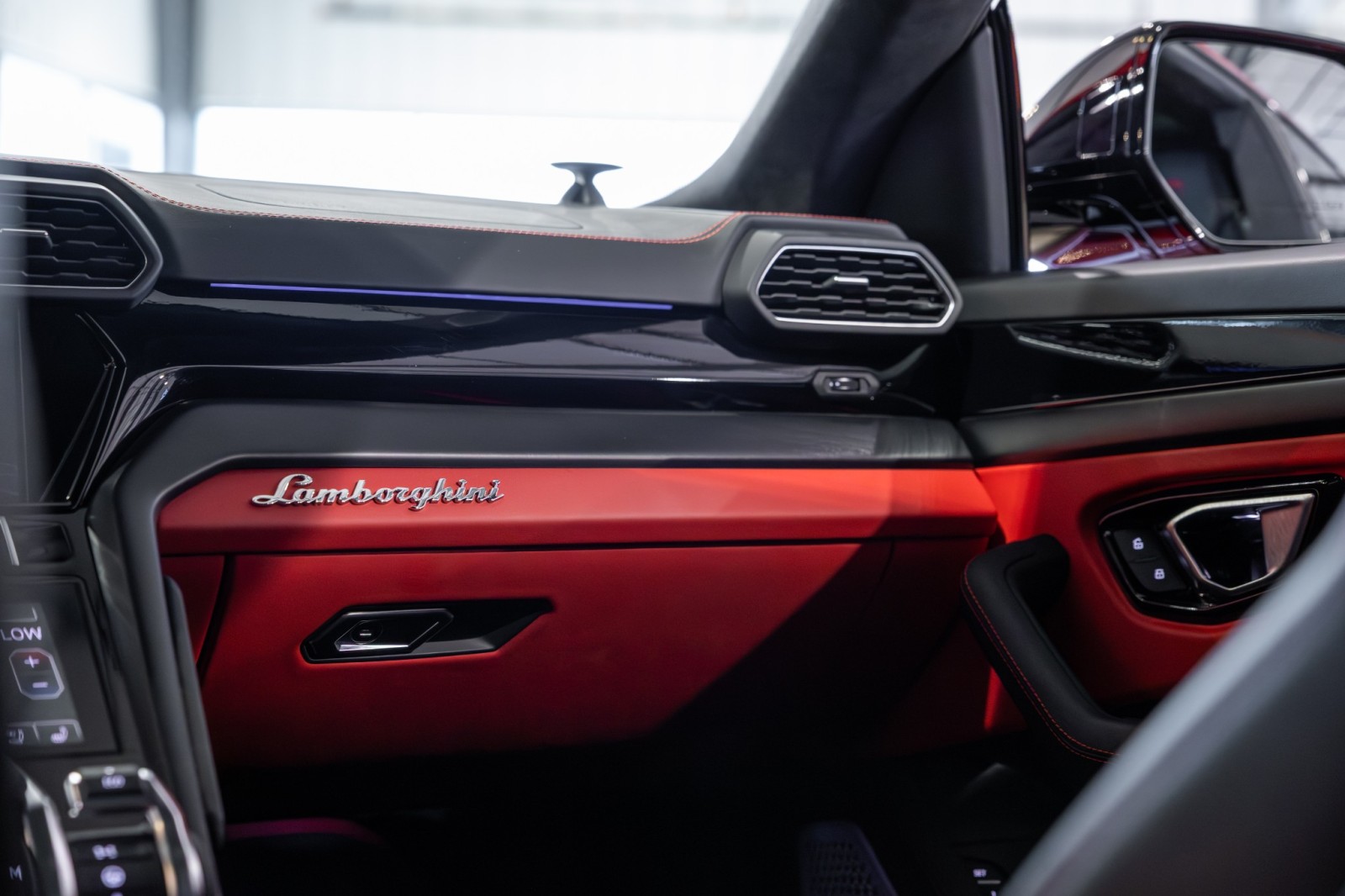 Used Car 2022 Lamborghini Urus  For Sale Under $230,000 In Boerne, Texas