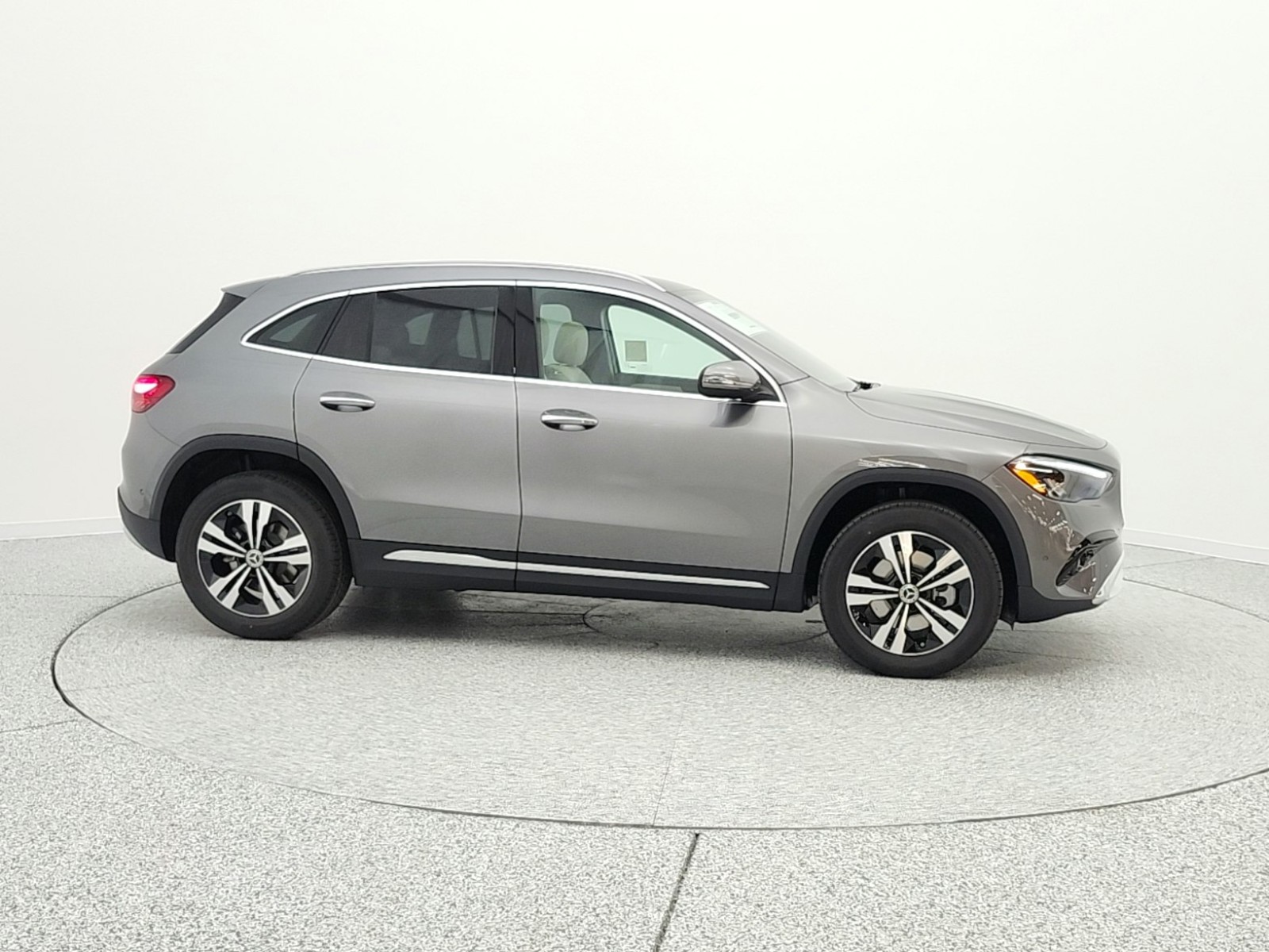 New 2026 Mountain Grey Metallic Mercedes-Benz GLA 250 image 4