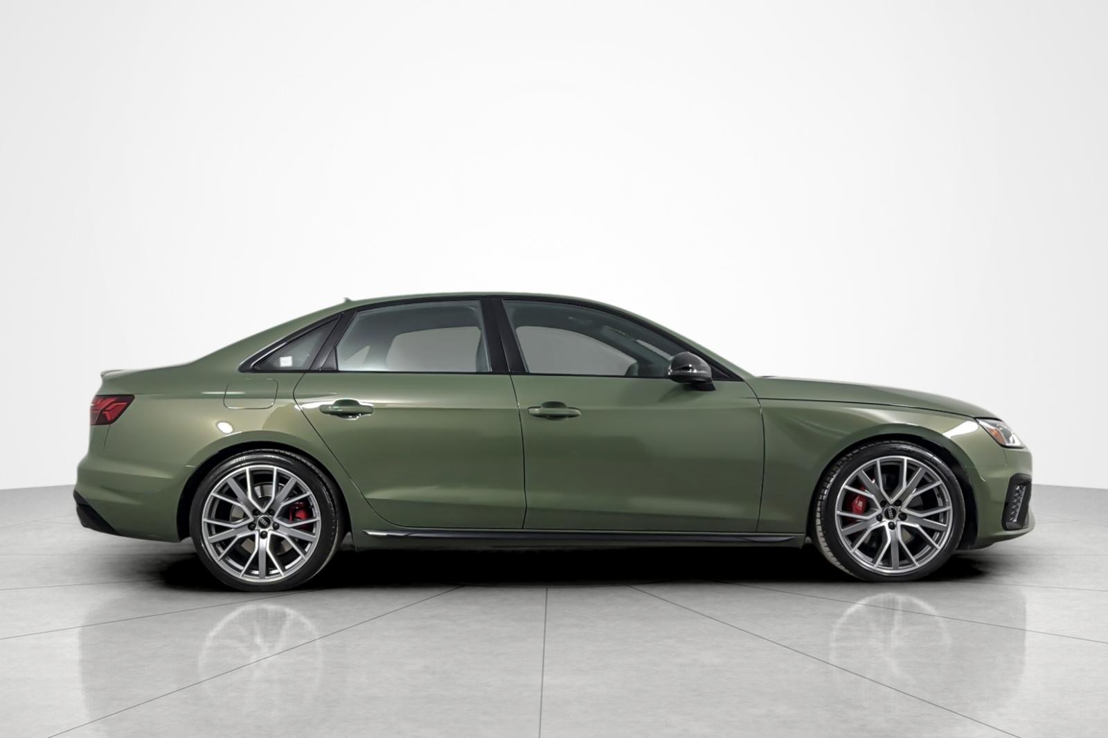Used 2023 District Green Metallic Audi Premium Plus 3.0 TFSI quattro image 6