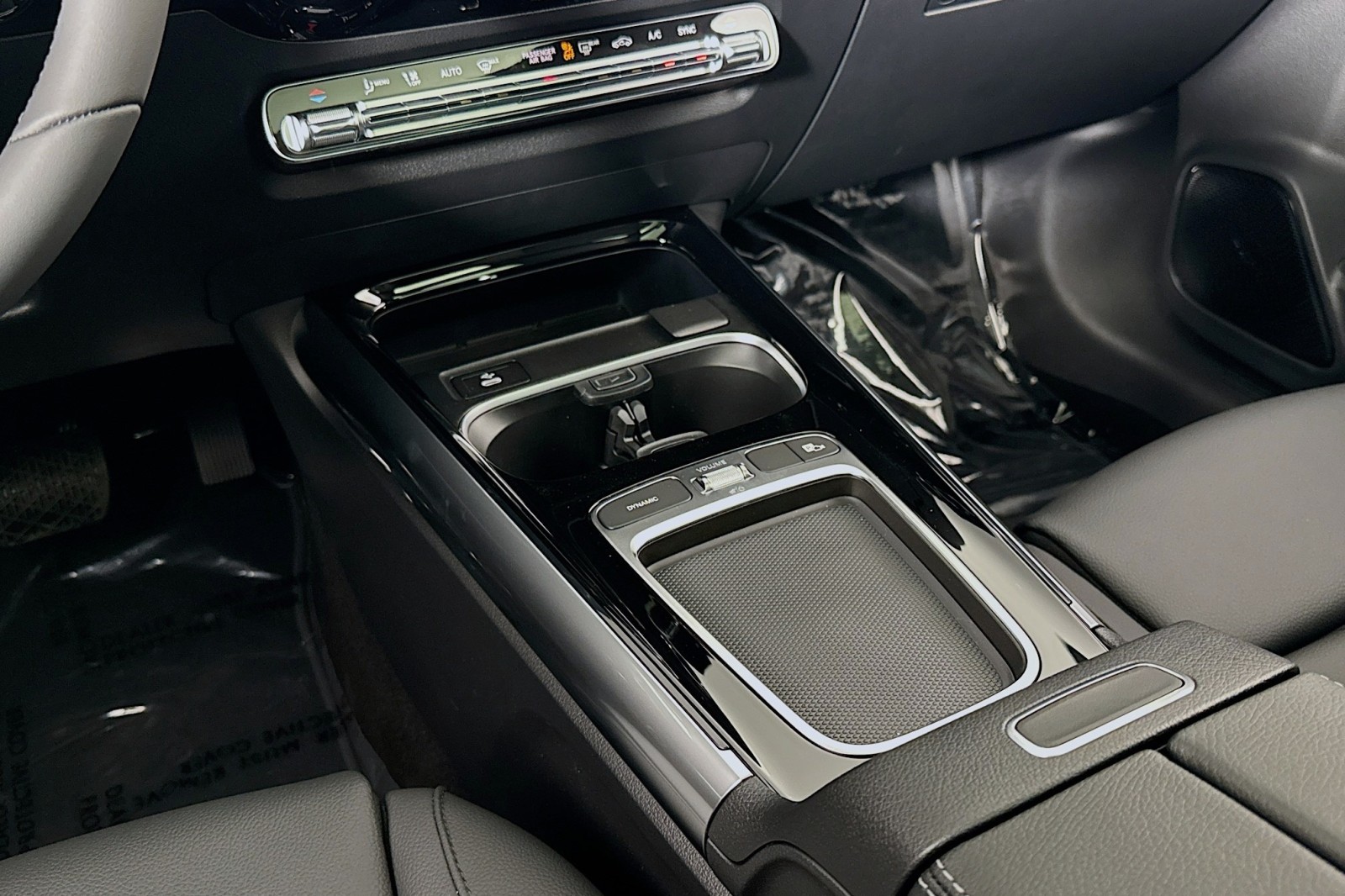 New 2026 Night Black Mercedes-Benz GLA 250 SUV image 5