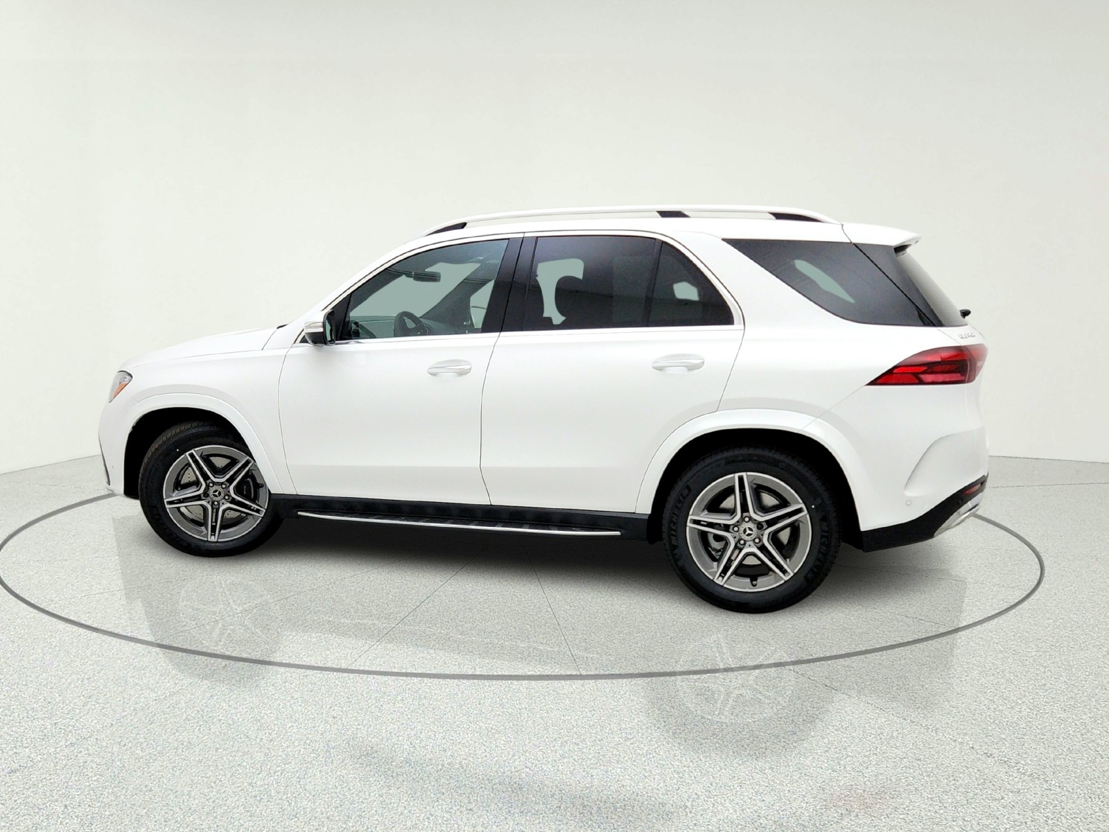 New 2026 Polar White Mercedes-Benz GLE 450 4MATIC® SUV image 13