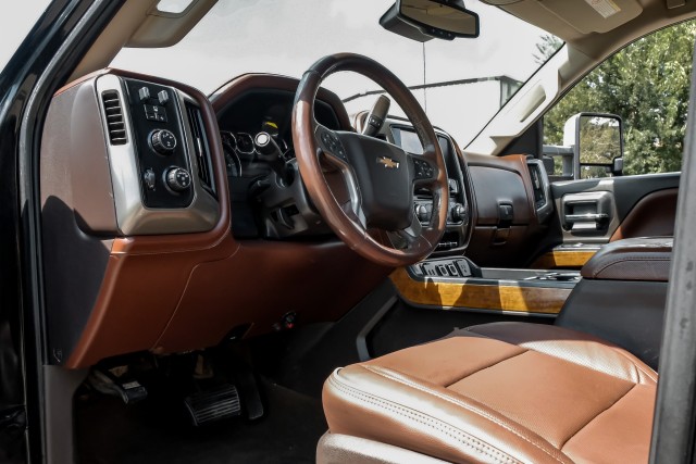 2016 Chevrolet Silverado 3500HD High Country 16