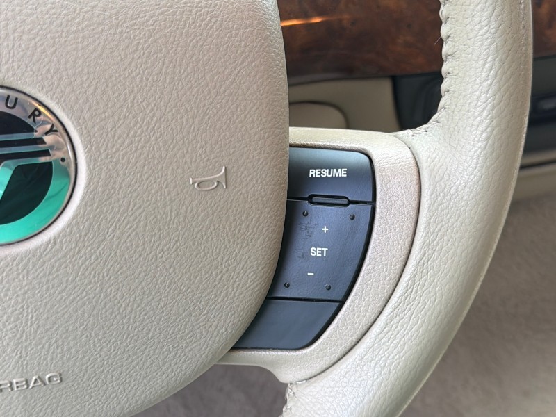 2007 Mercury Grand Marquis LS LOW MILES 52,599 1 OWNER in ,
