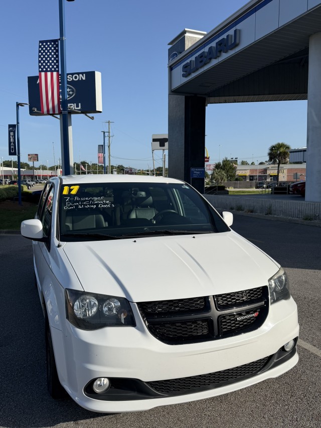 White Knuckle Clearcoat 2017 Dodge Grand Caravan Minivan Front-Wheel Drive Automatic
