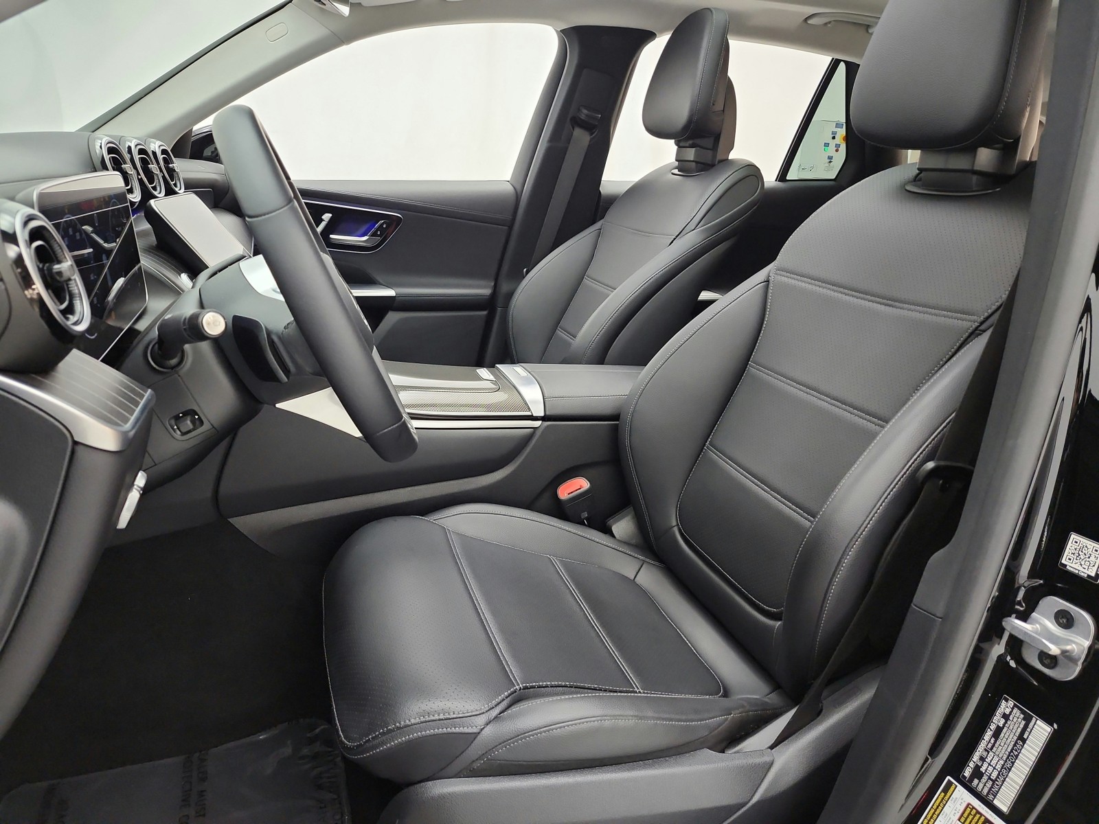 Used 2024 Black Mercedes-Benz GLC 300 SUV image 13
