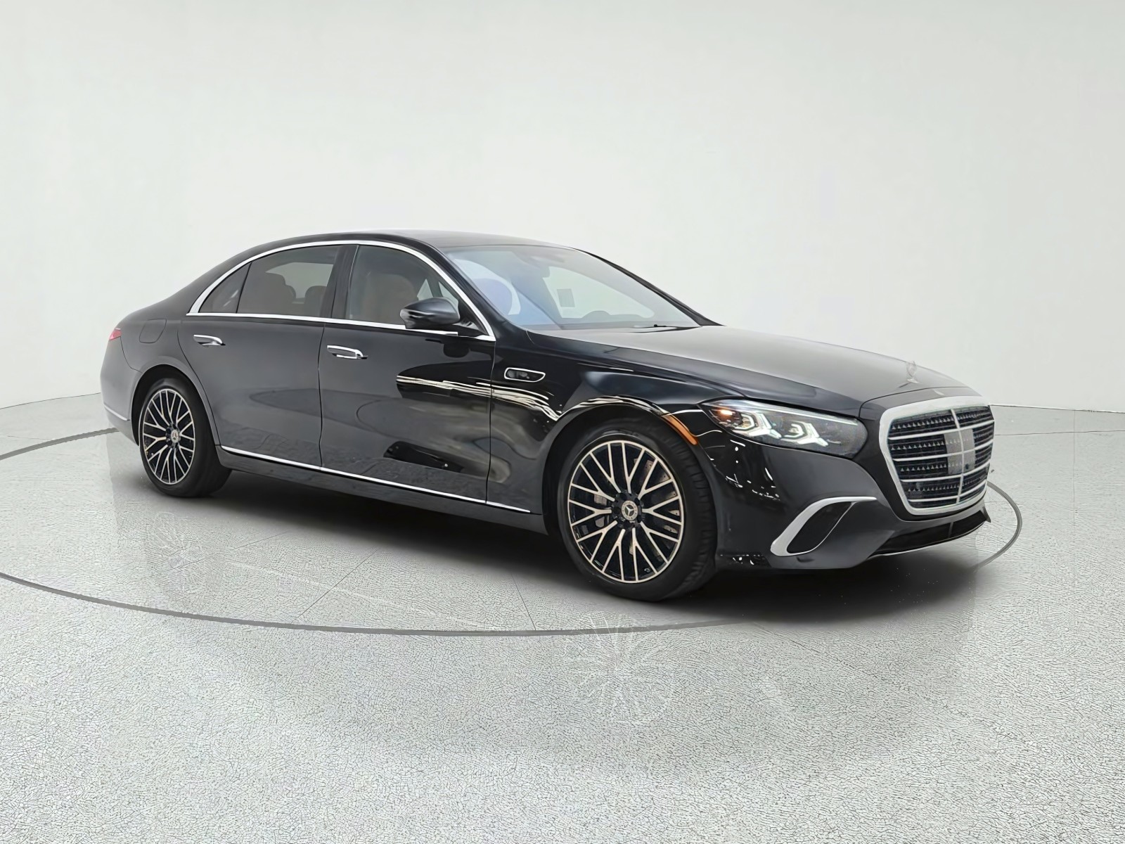 New 2027 Emerald Green Metallic Mercedes-Benz S 500 4MATIC® Sedan image 3