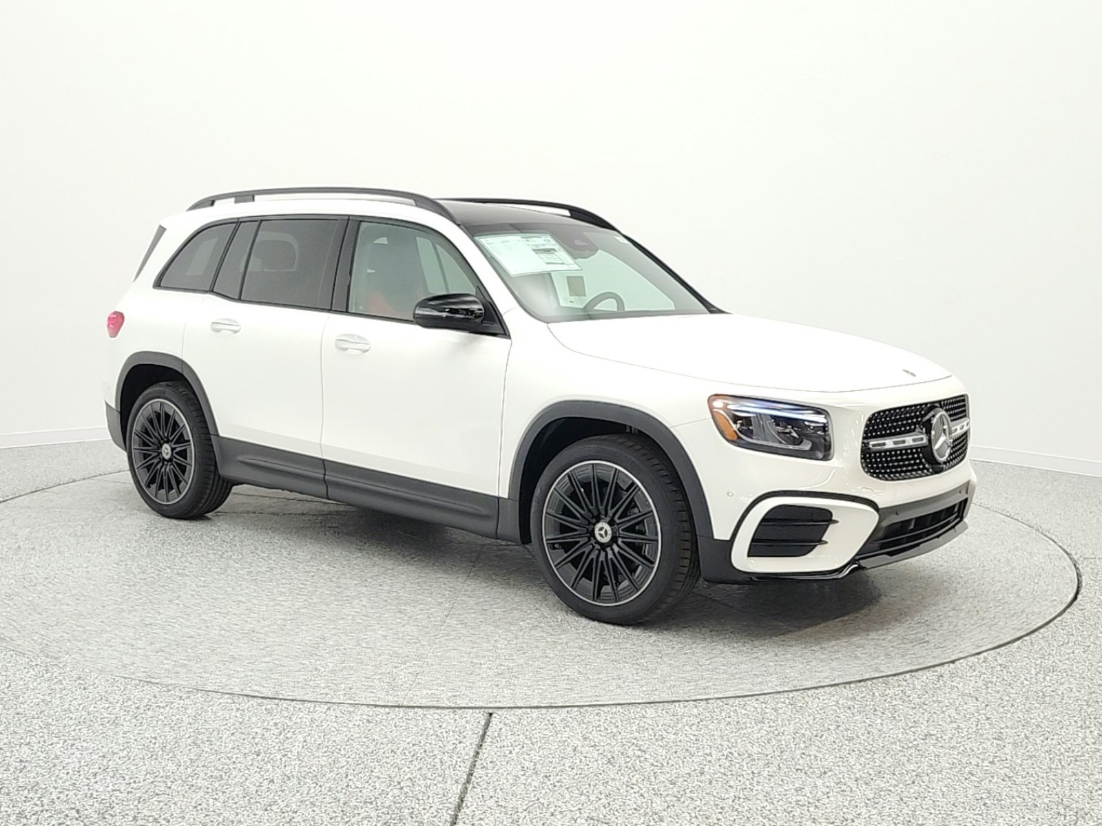 New 2026 Polar White Mercedes-Benz GLB 250 SUV image 3