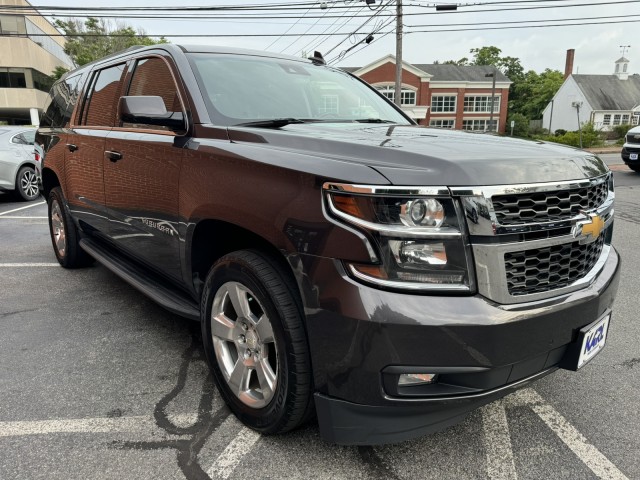 2018 Chevrolet Suburban LT LUX with Center Row Buckets 7