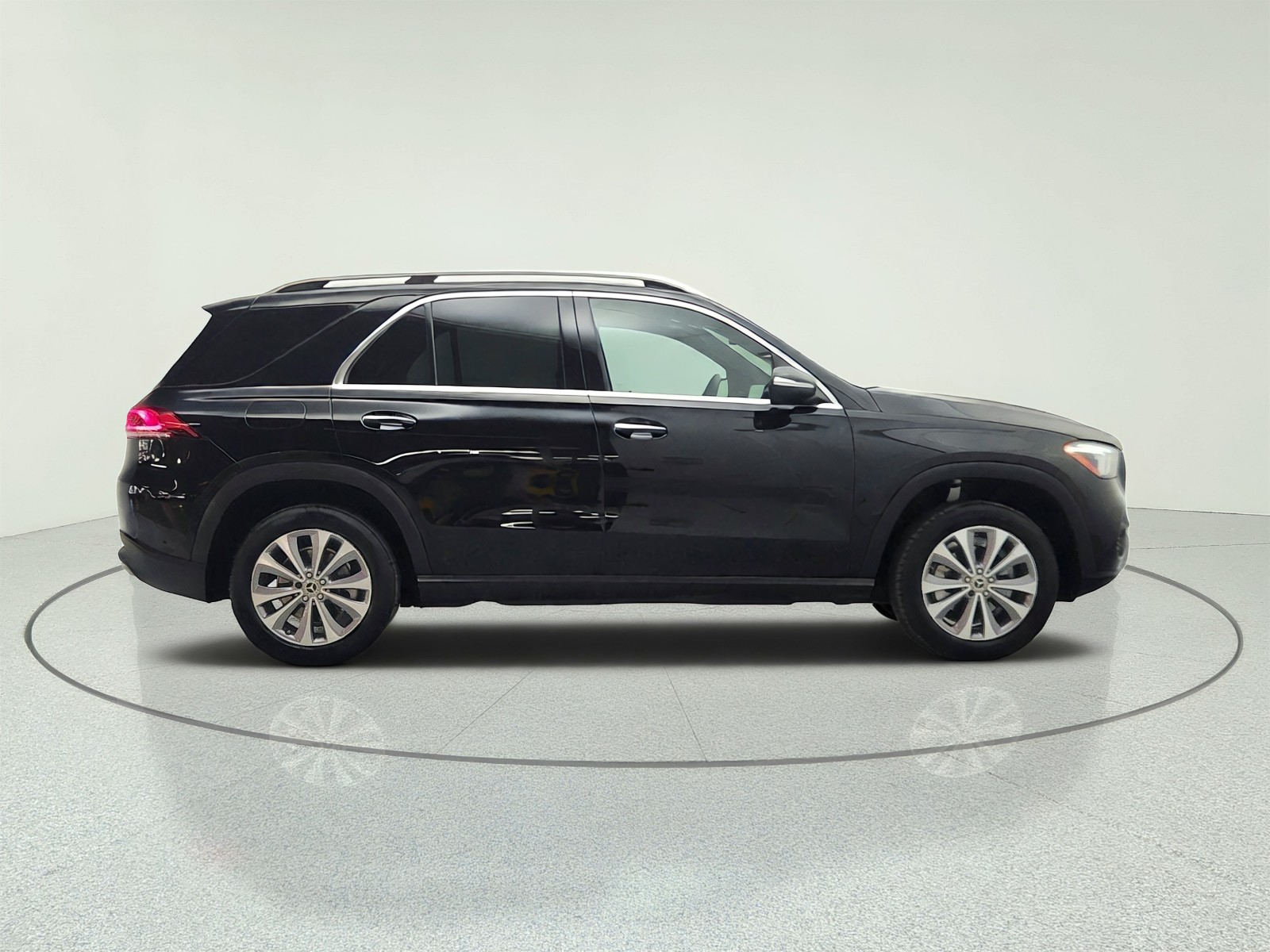 Certified Used 2022 Black Mercedes-Benz GLE 350 SUV image 4