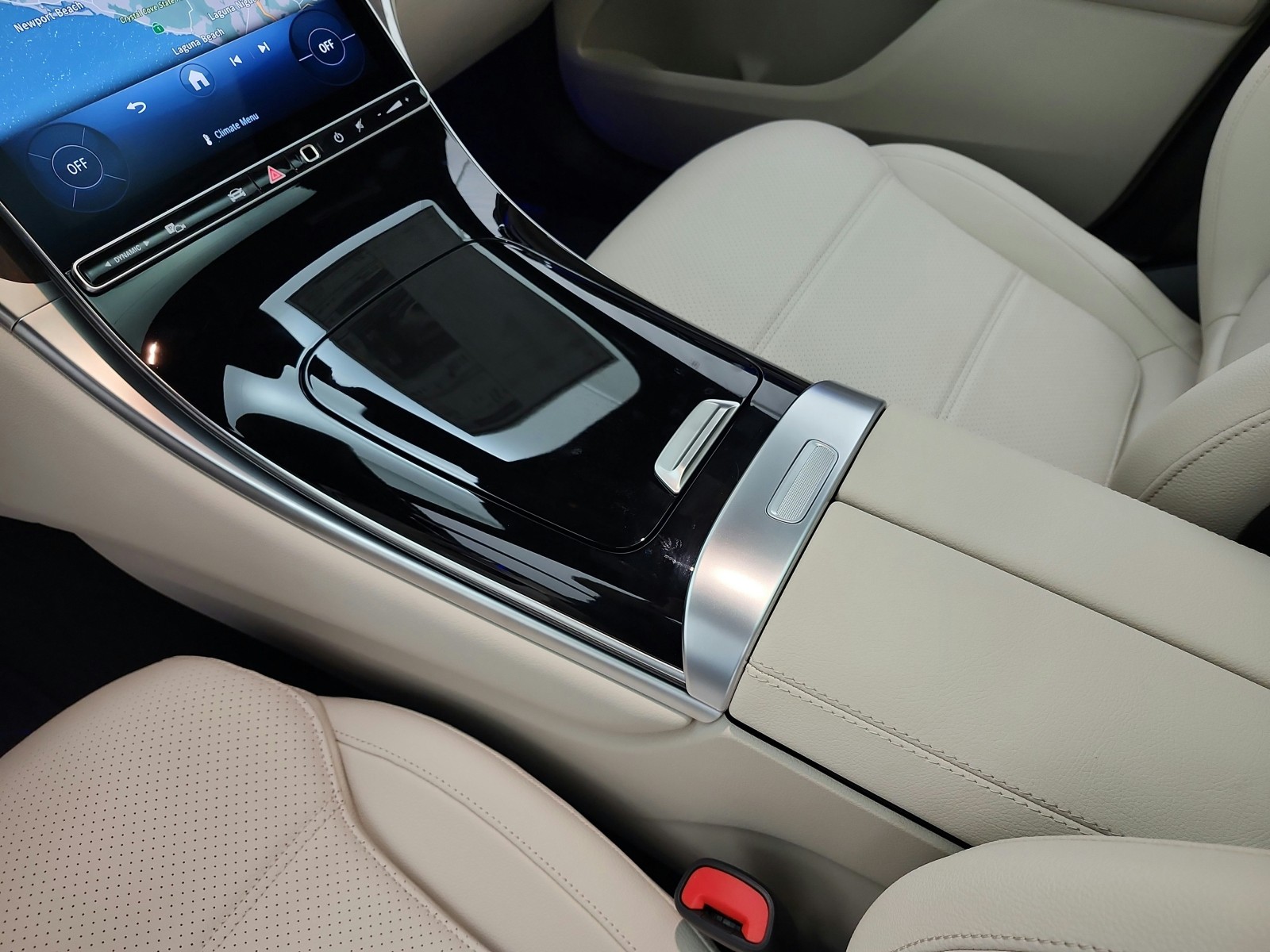 New 2027 Obsidian Black Metallic Mercedes-Benz GLC 300 SUV image 10