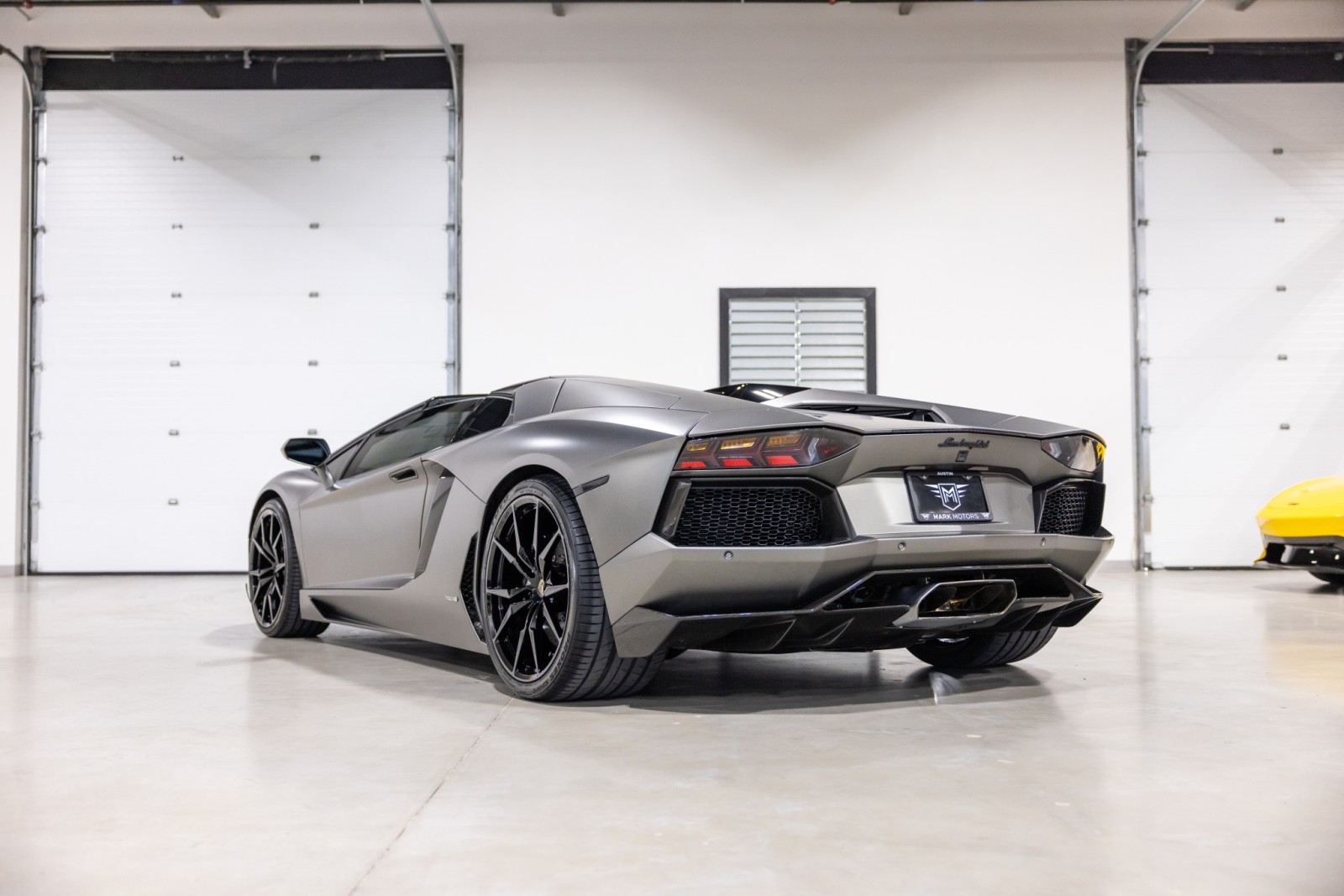 2015 Lamborghini Aventador Roadster LP 700-4 photo 15
