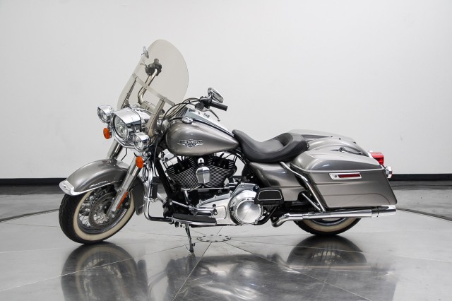 2016 Harley Davidson FLHR Road King  3