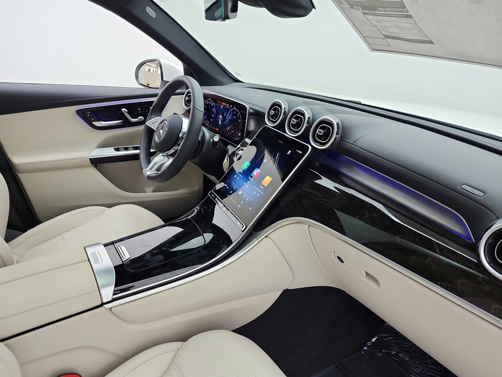 New 2027 Polar White Mercedes-Benz GLC 300 SUV image 15