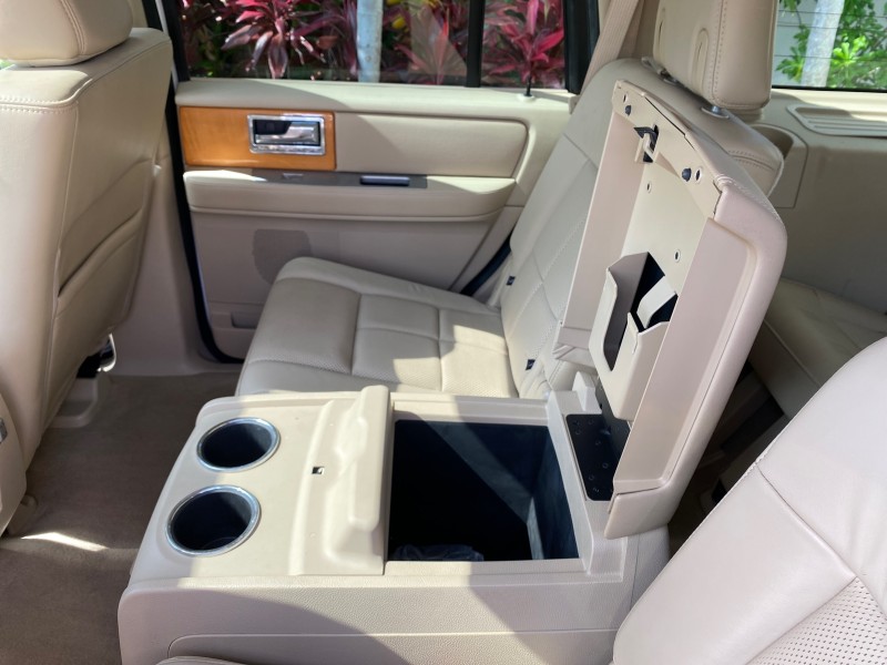 2010 Lincoln Navigator 4WD SUNROOF LOW MILES 31,209 in , 