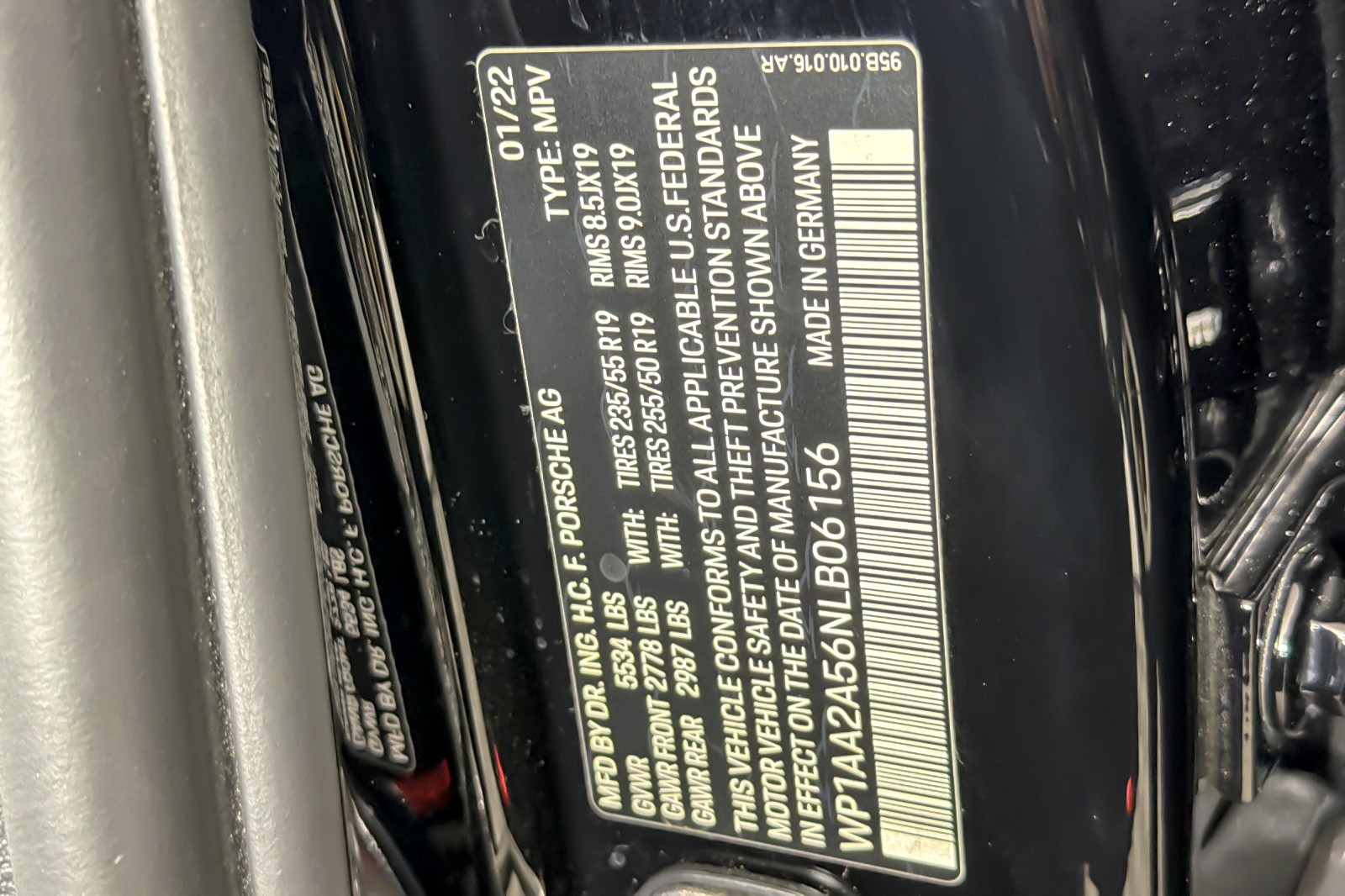 Used 2022 Black Porsche AWD image 27