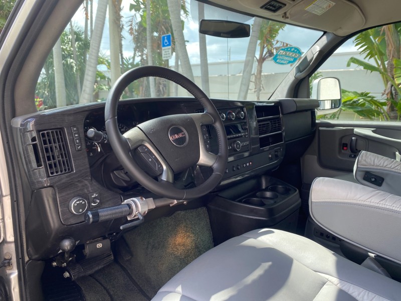 2013 GMC SAVANA HI TOP CONVERSION HANDICAP LIFT LOW MILES 24,857 in , 