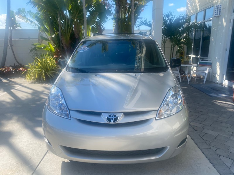 2010 Toyota Sienna LE LOW MILES 41,871 1 OWNER 7 PASSENGER in , 