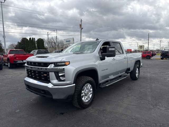 Silver 2023 Chevrolet Silverado 3500HD LT Crew Cab 4WD Pickup Truck Four-Wheel Drive Automatic