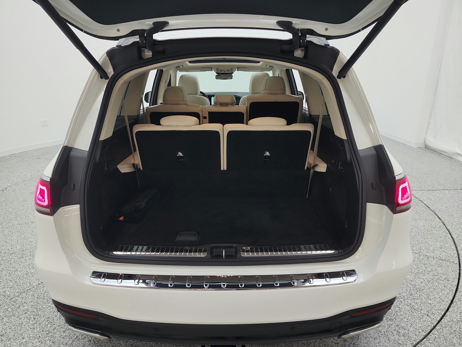 Used 2021 Polar White Mercedes-Benz GLS 580 4MATIC® SUV image 22