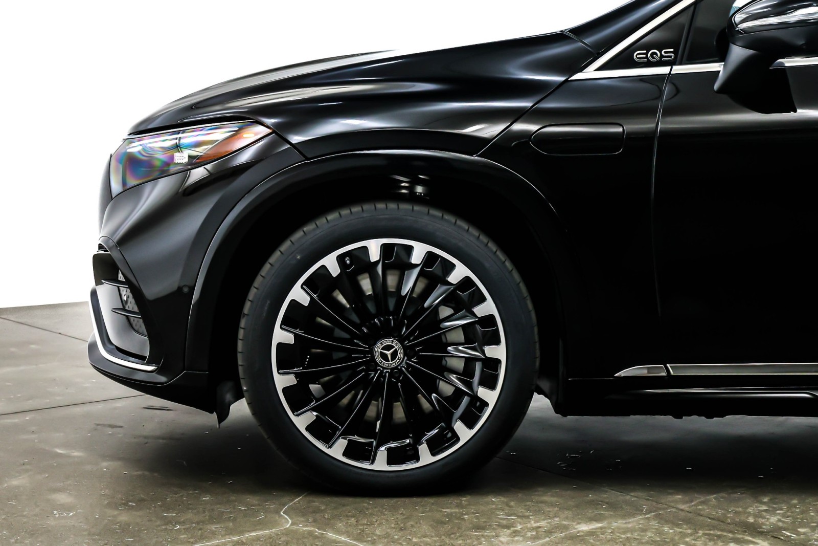 New 2026 Black Mercedes-Benz EQS 550 4MATIC® SUV image 10
