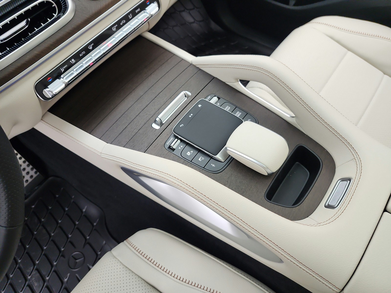 New 2027 Polar White Mercedes-Benz GLE 450 4MATIC® SUV image 9