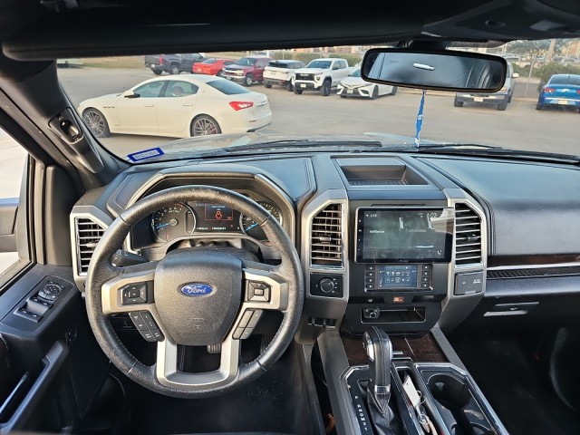 2015 Ford F-150 Platinum 16