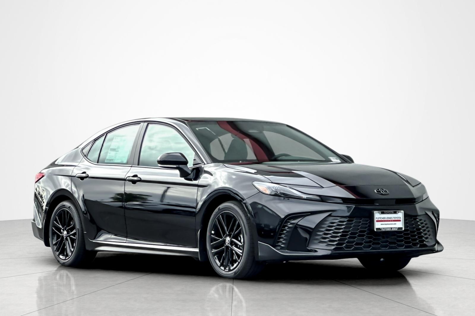 2026 Toyota Camry SE - Photo 7