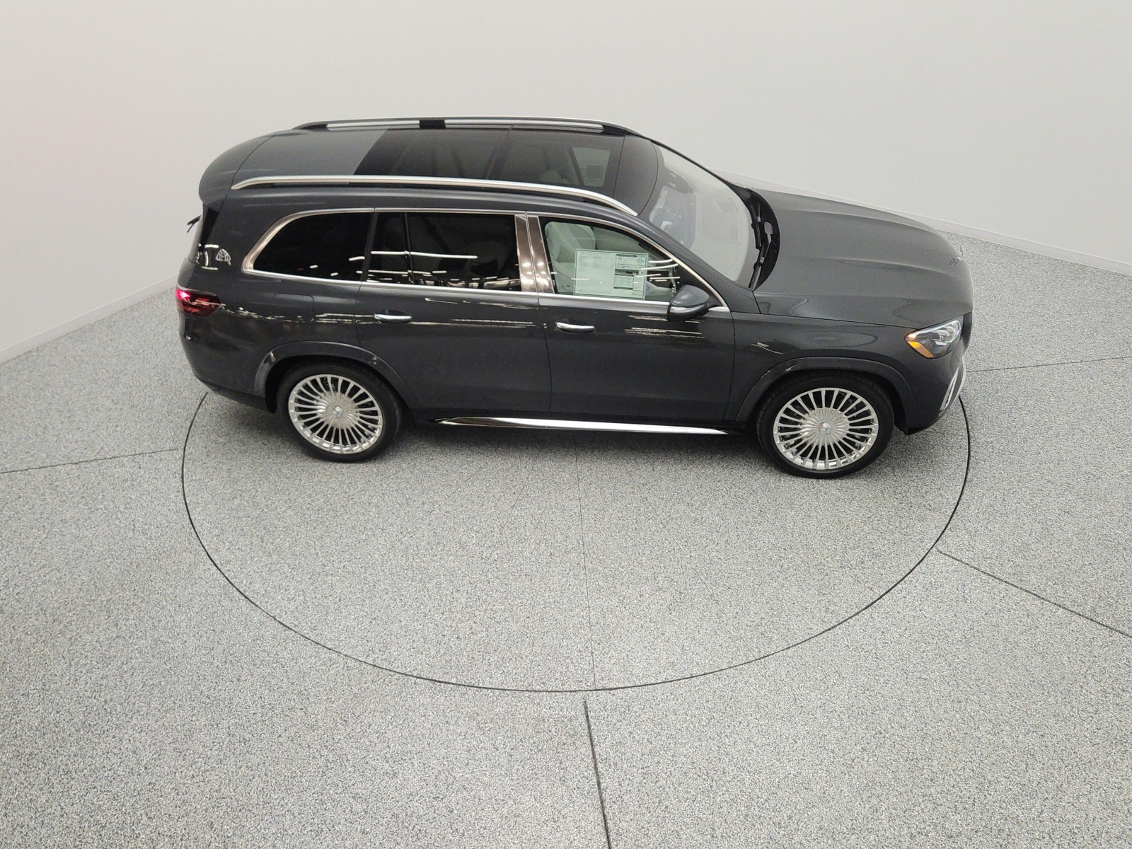 New 2026 MANUFAKTUR Signature Silicon Grey Mercedes-Benz Maybach GLS 600 4MATIC® SUV image 12