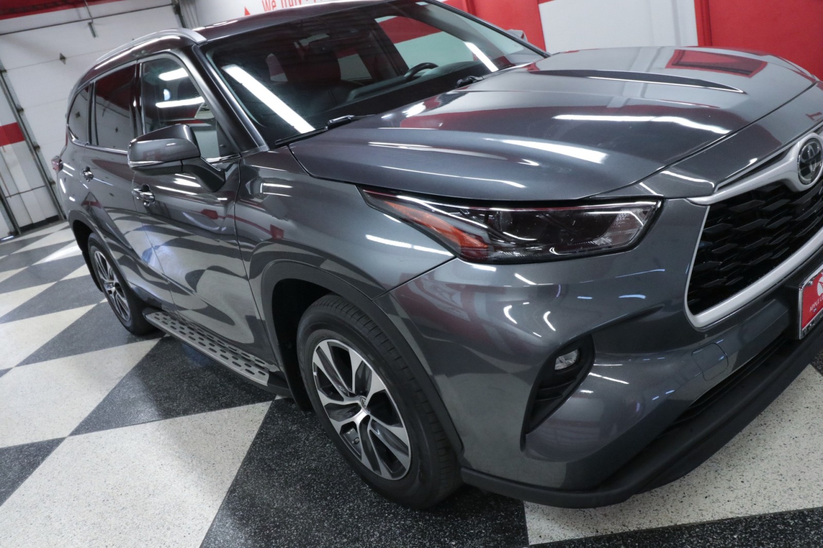 Used Car 2022 Toyota Highlander  Xle For Sale Under $35,000 In Austin, Texas