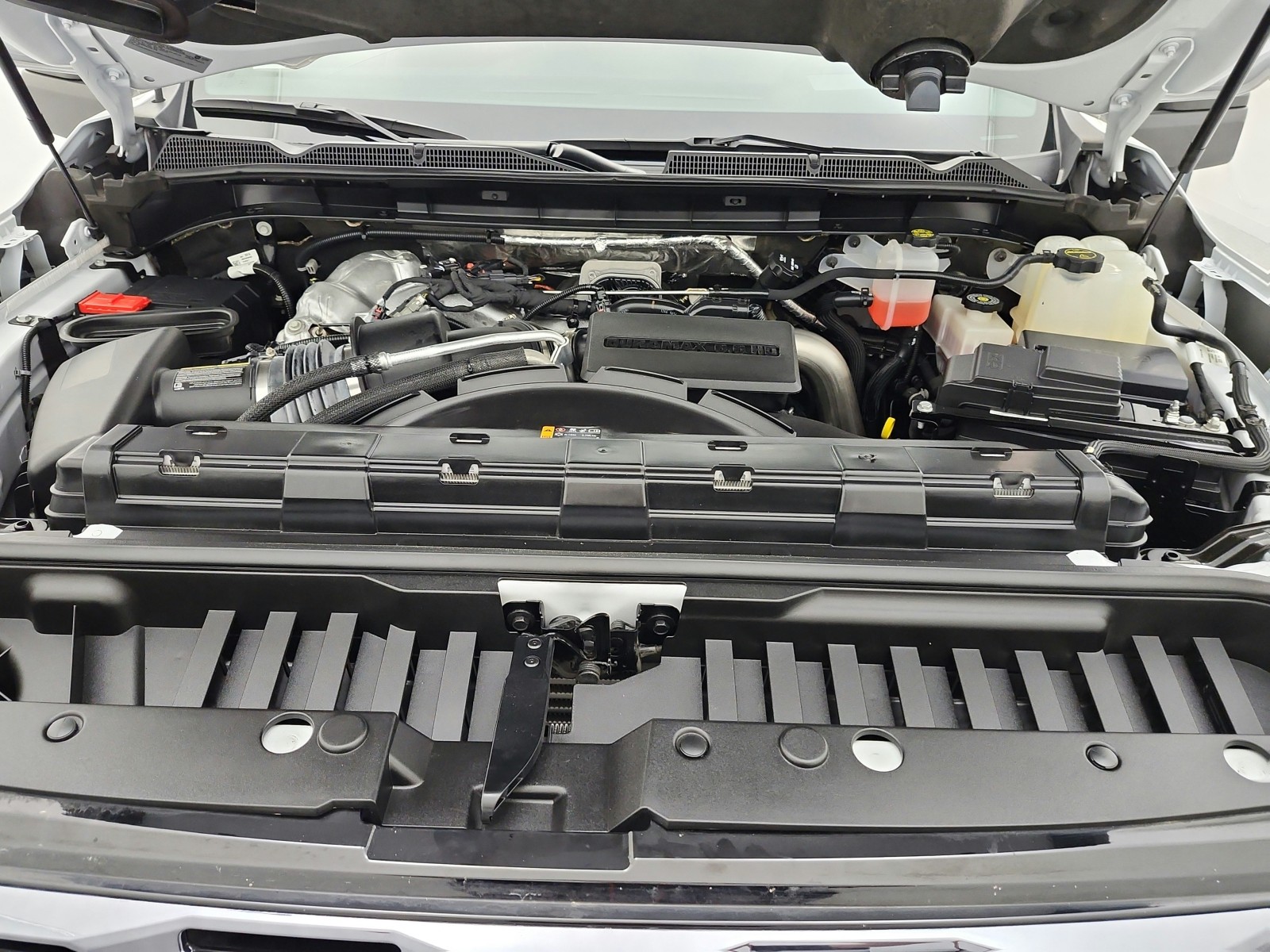 Used 2024 White Frost Tricoat GMC 4WD Crew Cab 159 Denali Ultimate image 18