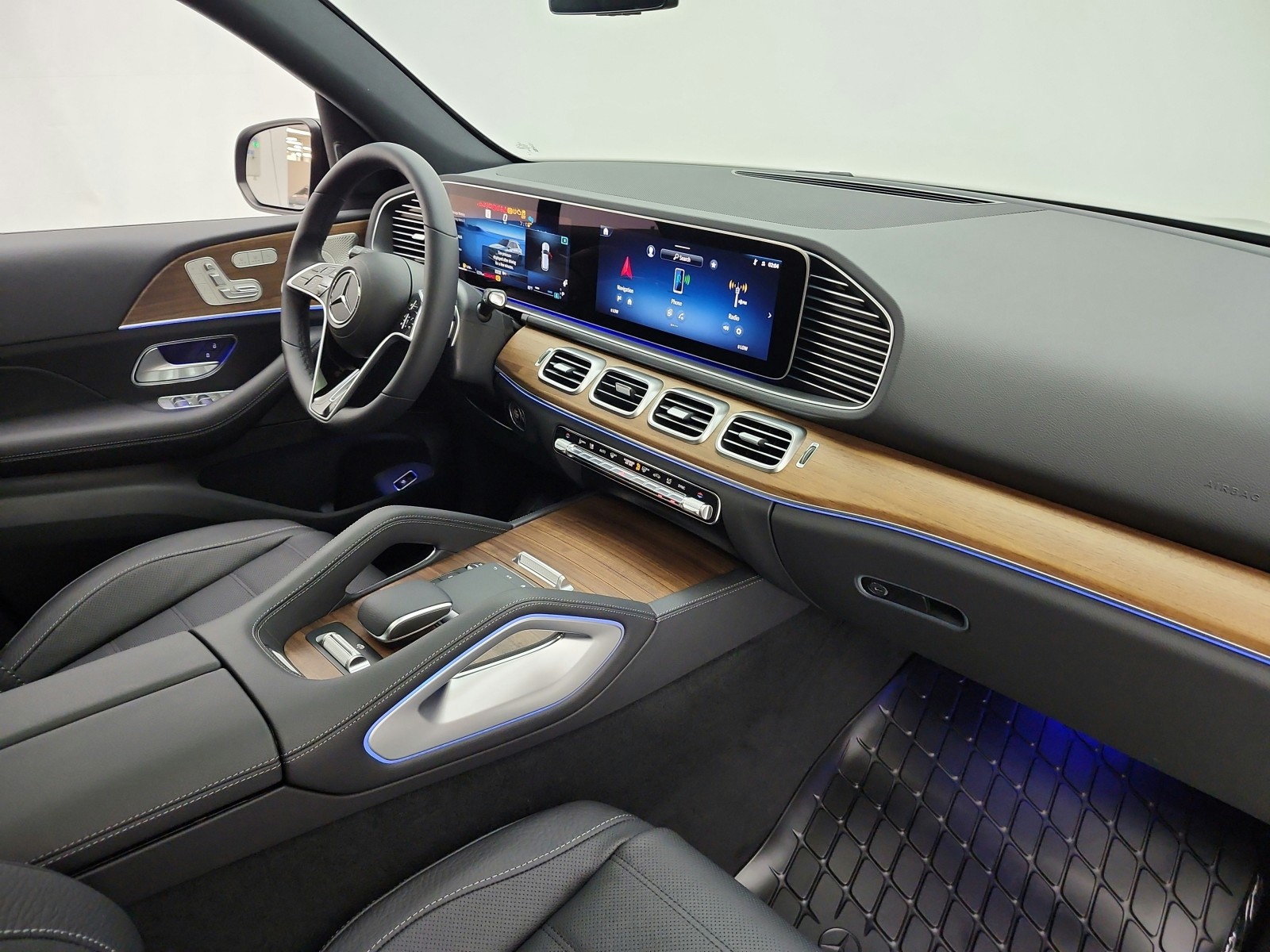 New 2026 Obsidian Black Metallic Mercedes-Benz GLE 580 4MATIC® SUV image 15