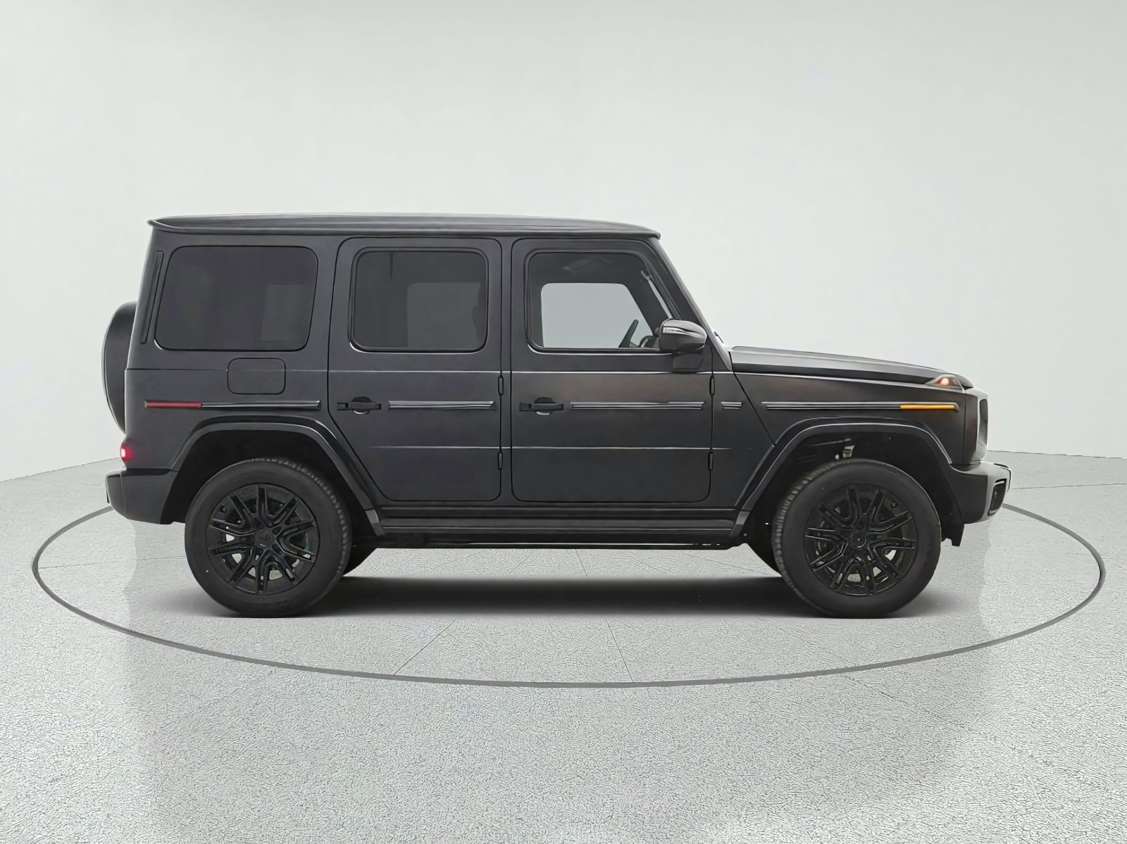 New 2027 MANUFAKTUR Night Black magno Mercedes-Benz G 580e SUV image 4