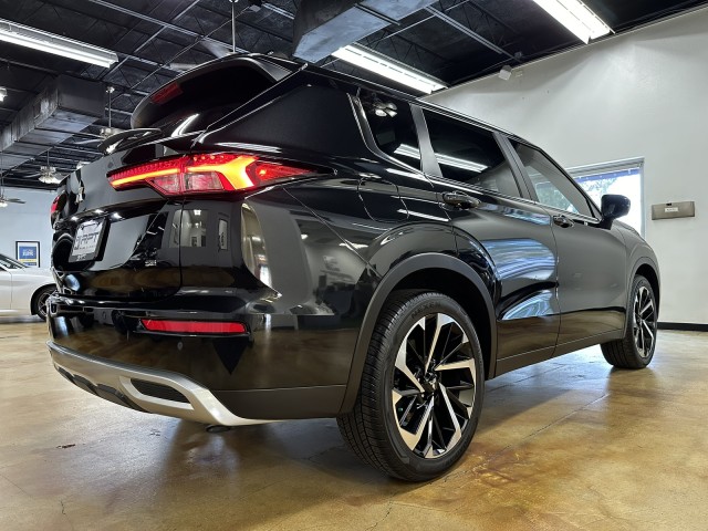 2024 Mitsubishi Outlander SE Black Edition 11