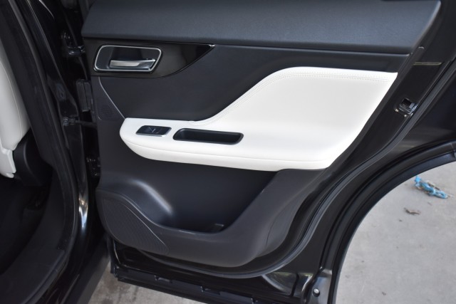 2017 Jaguar F-PACE Navi Leather Moonroof Heated Seats Parking Sensors 36