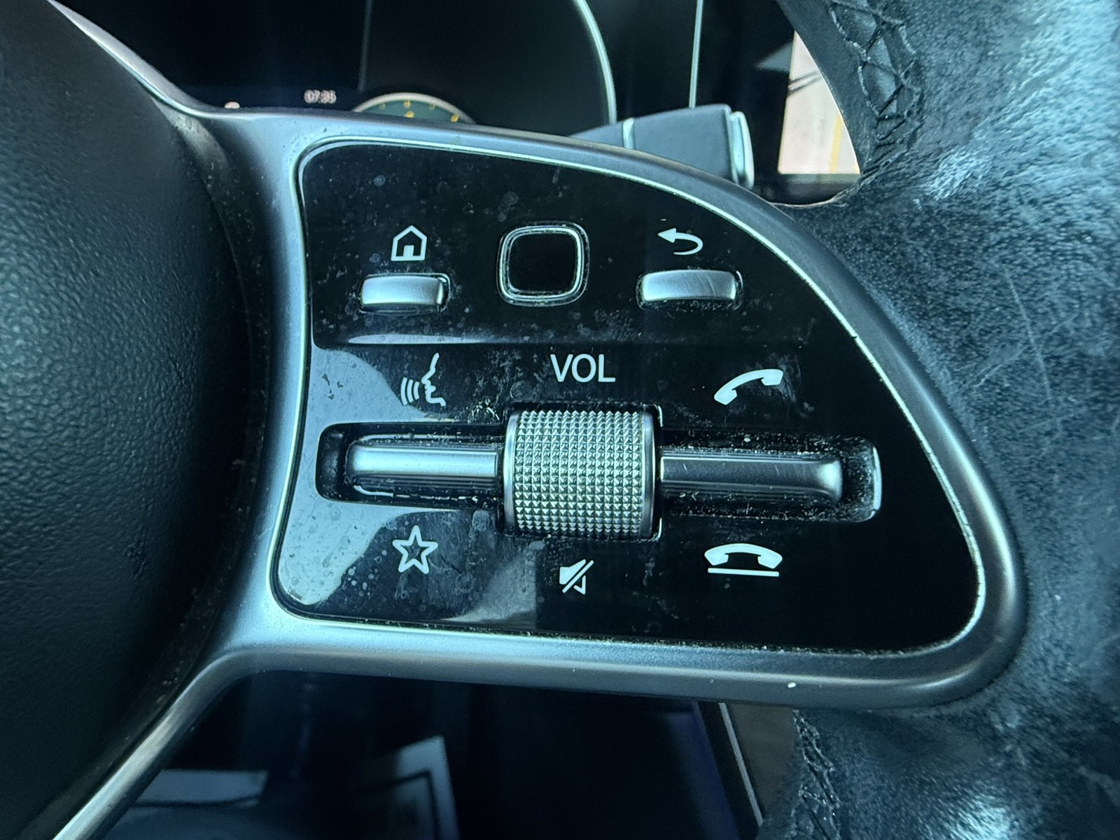 2021 Mercedes-Benz GLC-Class - $18,277