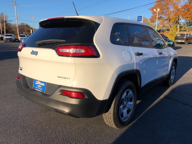 2016 Jeep Cherokee Sport 6