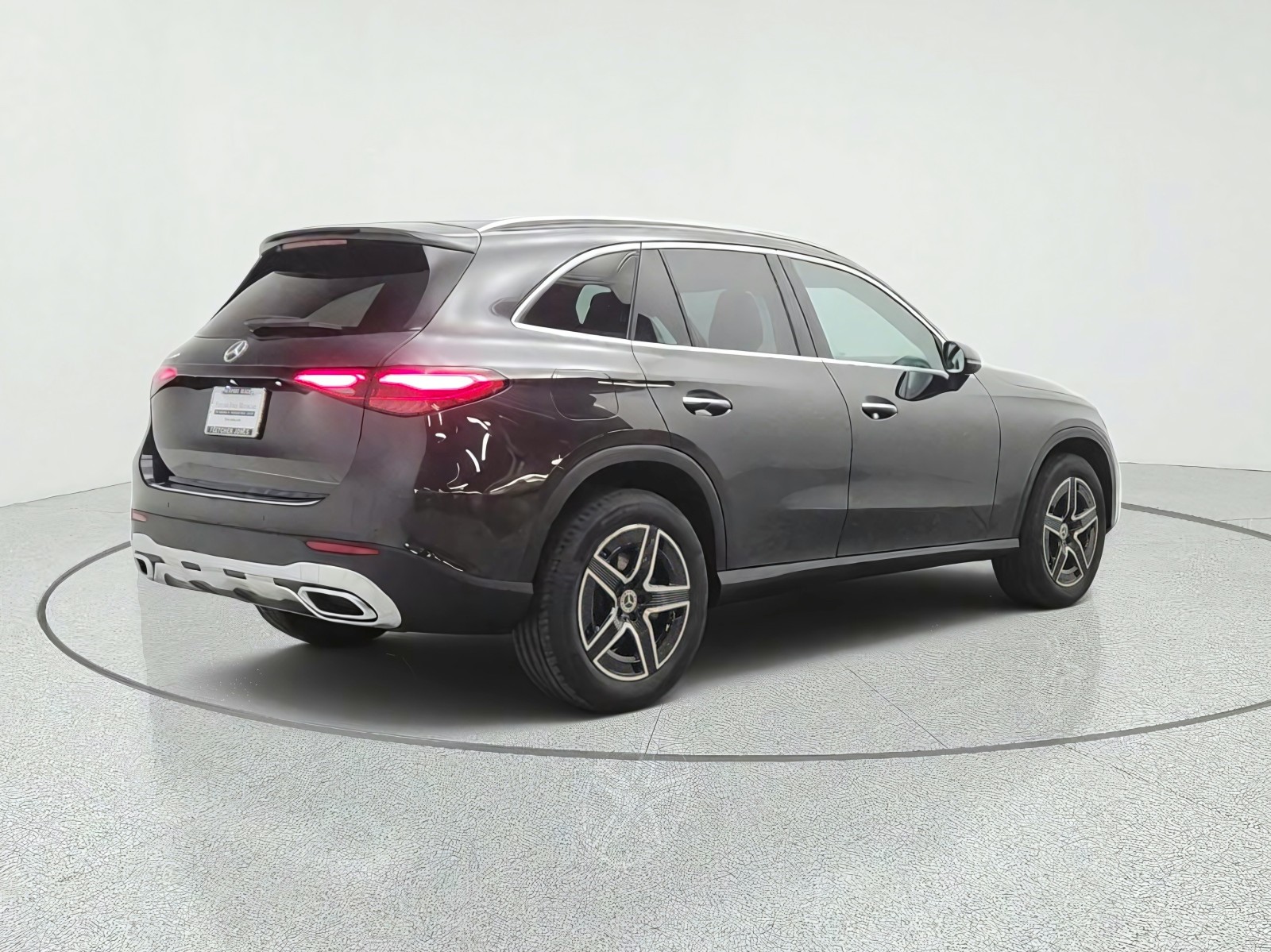 New 2026 Graphite Grey Metallic Mercedes-Benz GLC 300 SUV image 5