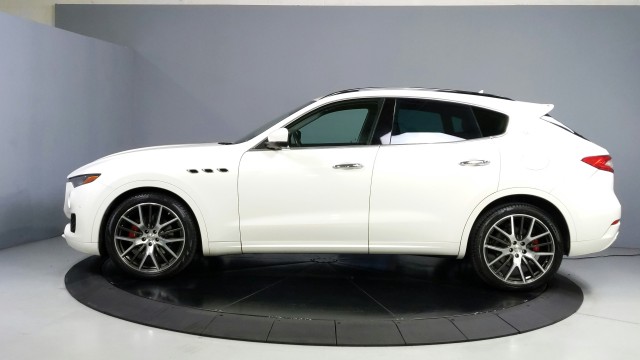 2017 Maserati Levante  4