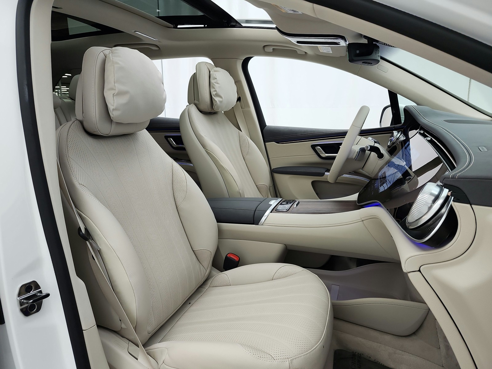 New 2027 Polar White Mercedes-Benz EQS 400 4MATIC® SUV image 14
