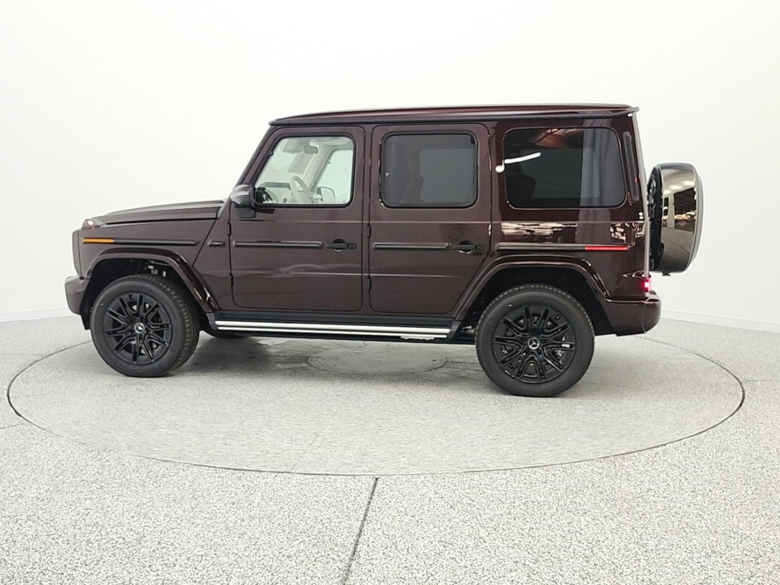 New 2026 Rubellite Red Metallic Mercedes-Benz G 580e image 8