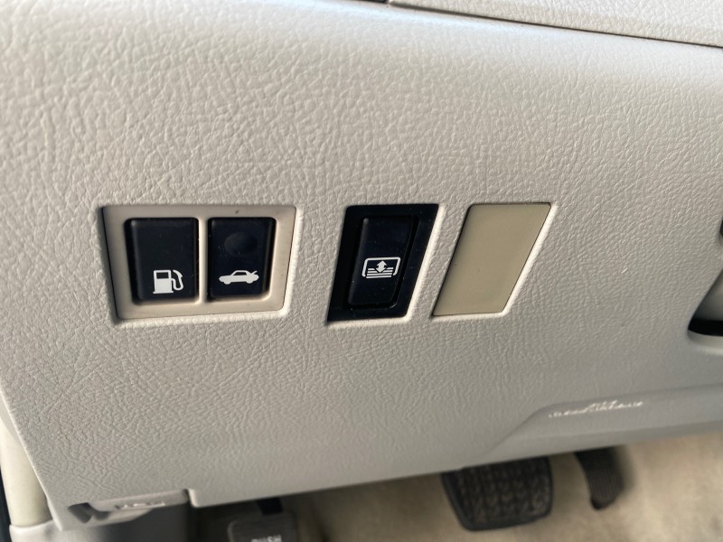 2011 Toyota Avalon Limited LOW MILES 80,879 in ,