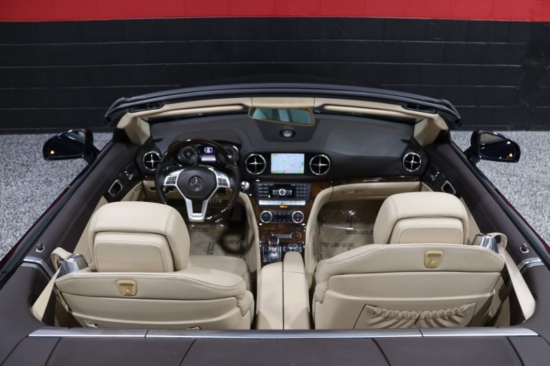 2013 Mercedes-Benz SL 550 AMG Sport 2dr Roadster in , 