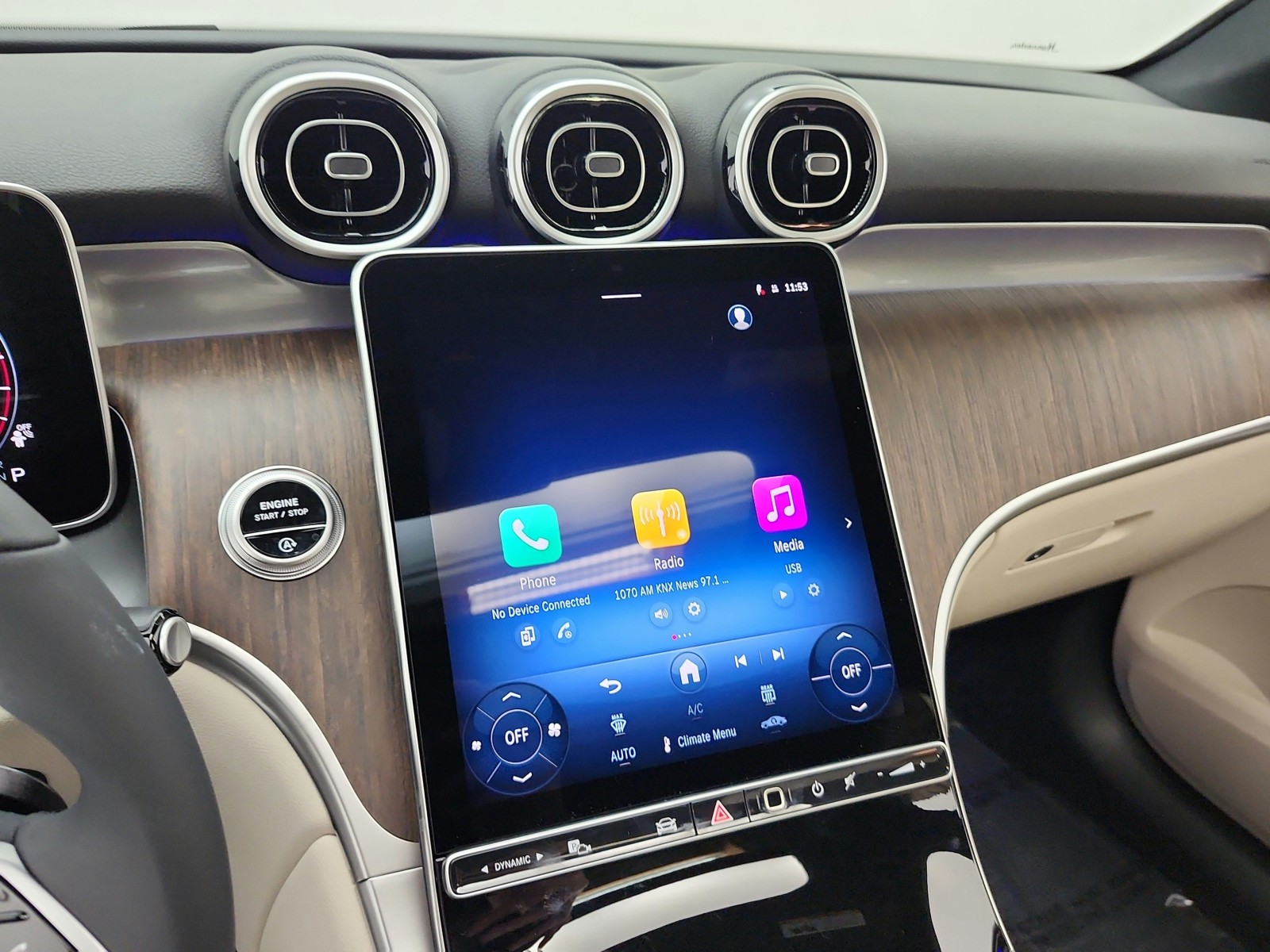 New 2026 Polar White Mercedes-Benz GLC 300 image 10